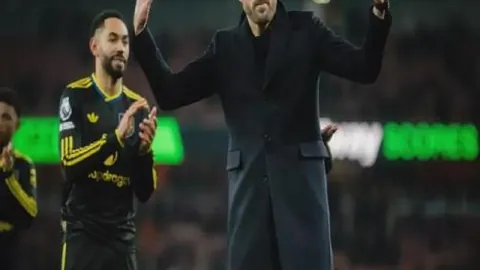 “洛里昂与巴黎圣日耳曼1-1战平，拉莫斯染红，伊卡尔迪读秒绝平”